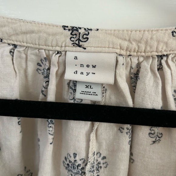 a new day Floral Cream Blouse - Picture 2 of 4